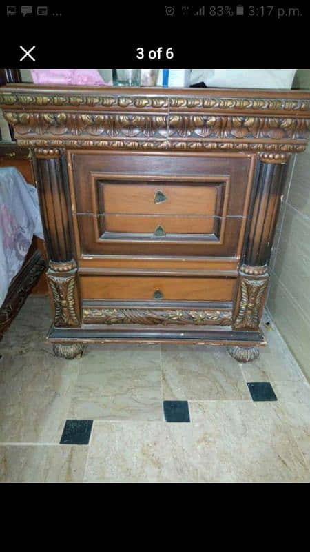 wood bed room set  4 door cupborad dressing table and iron table 5