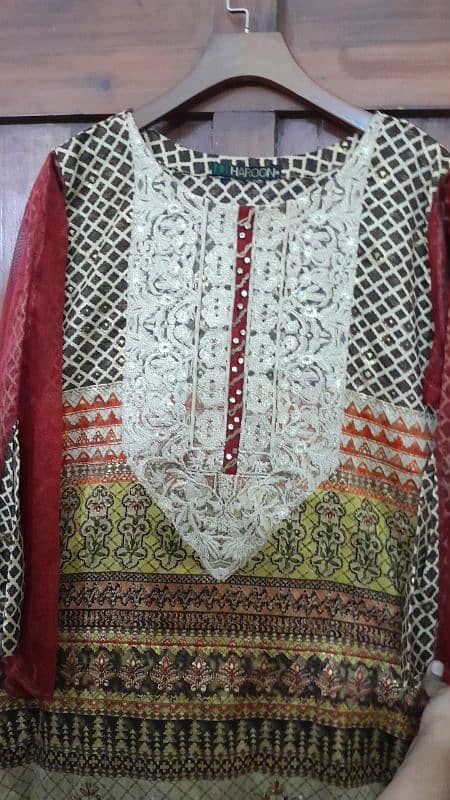 Beautifully embellished kurti 3