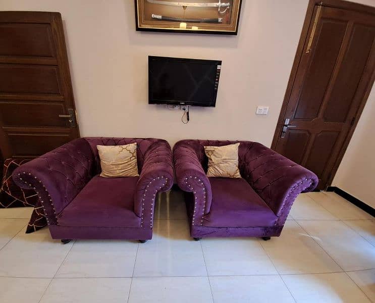 5 seater solid frame sofa 1