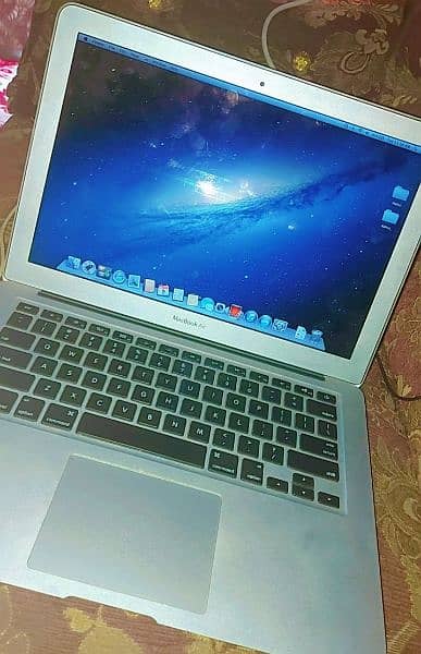 apple Leptop 2