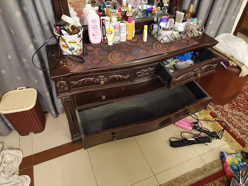 wooden dressing table 1