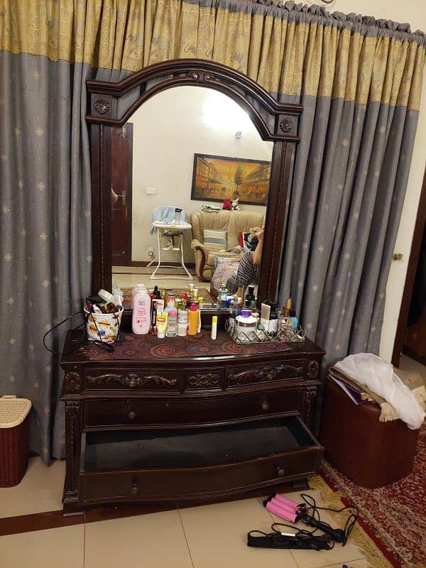 wooden dressing table 4