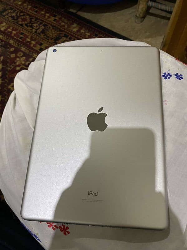 iPad 9 generation 64 GB 8/10 4