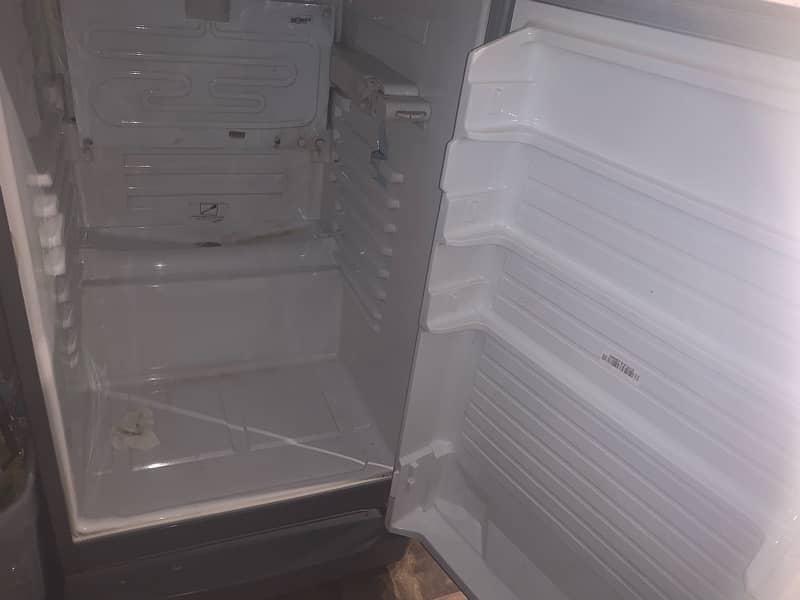 dawlence fridge 0