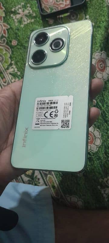 Infinix hot40i 8/128 . . . . All accessrie 2