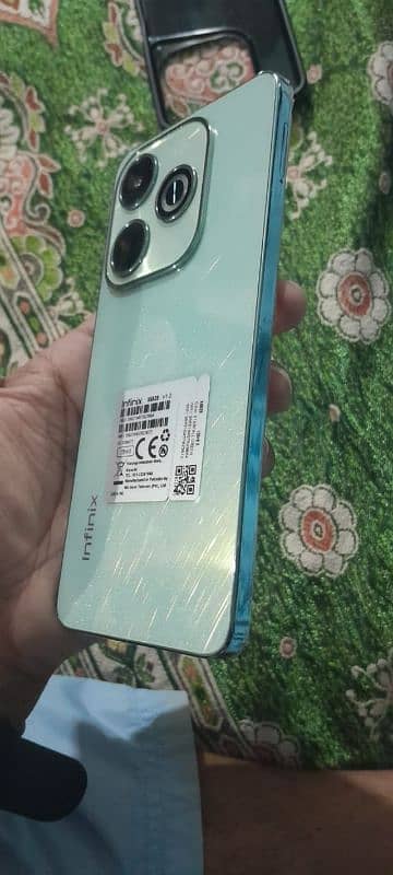 Infinix hot40i 8/128 . . . . All accessrie 3