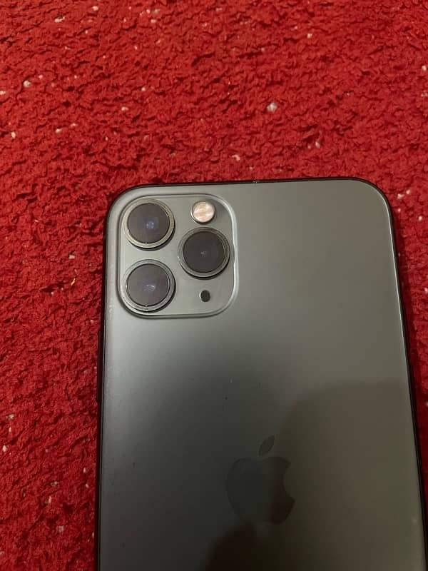 iPhone 11 Pro 4