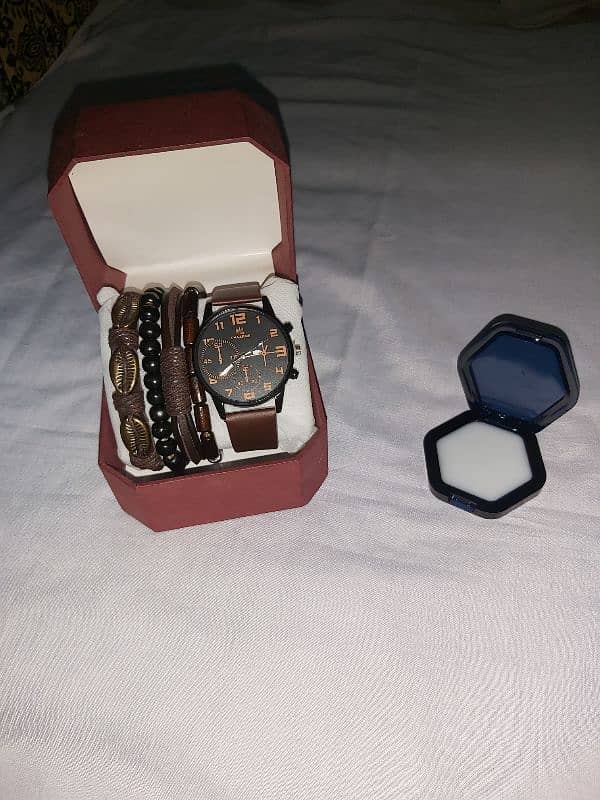 Collection of 6 piece Men's watch set with box. 1