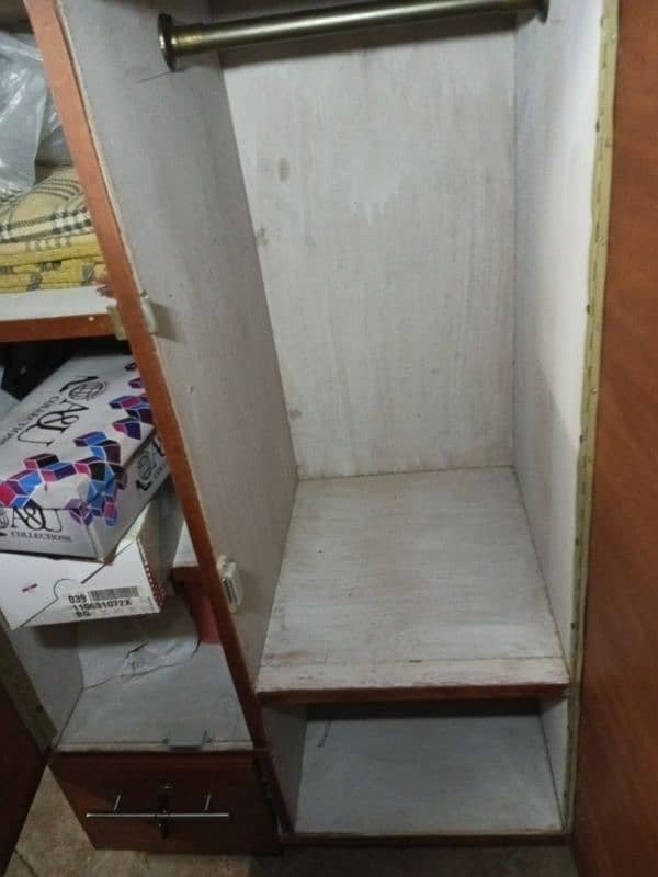 cupboard 3.5 feet size 4