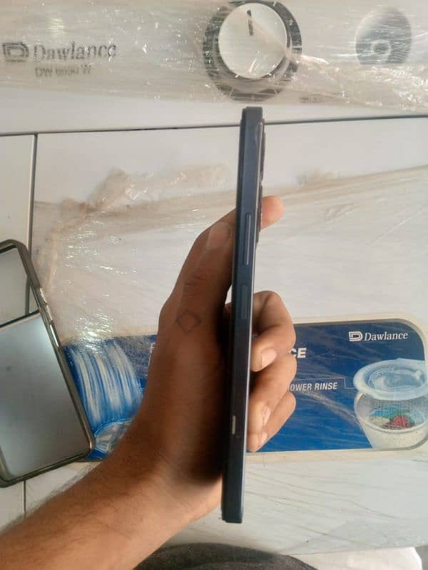 vivo y 36 5G black colour ( with original box or charger) 5