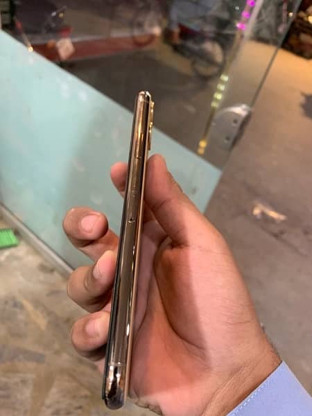 Iphone 11 pro max 64gb 10by10 condition 5