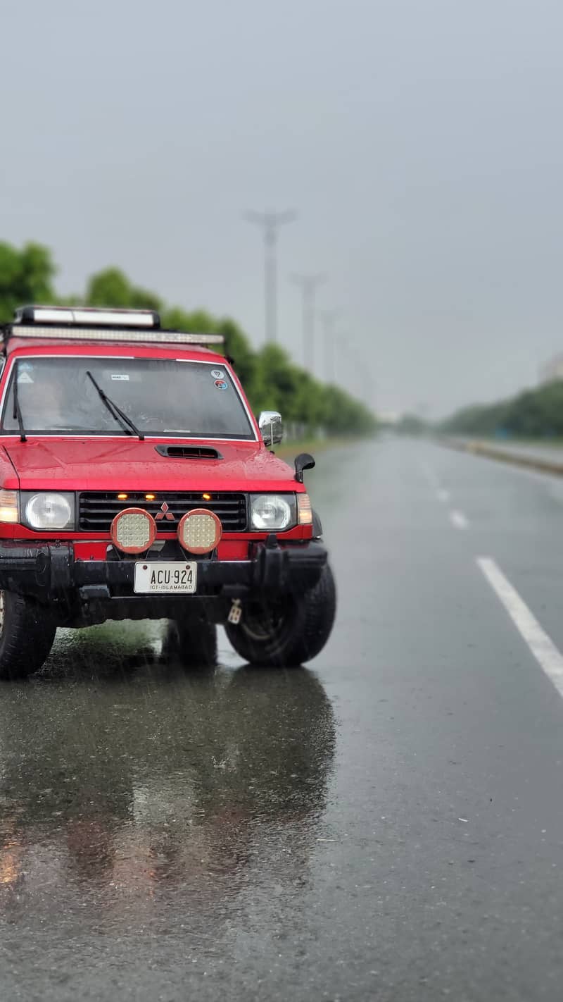 Mitsubishi Pajero V6 4