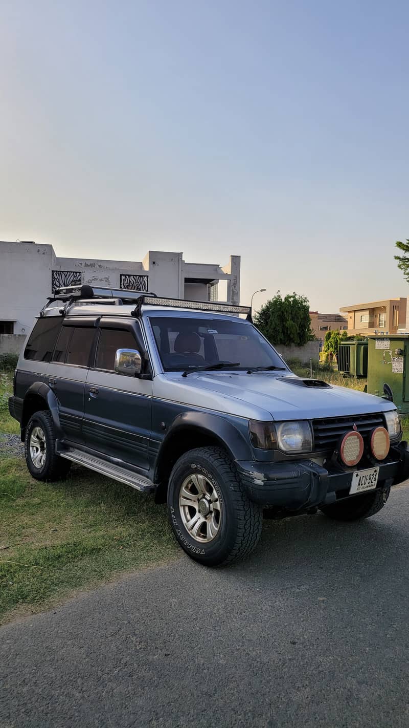 Mitsubishi Pajero V6 9