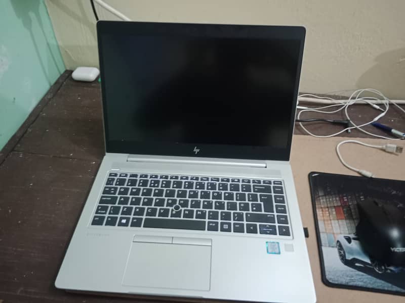 Almost new elitebook 840 g6 i5 8th gen 4