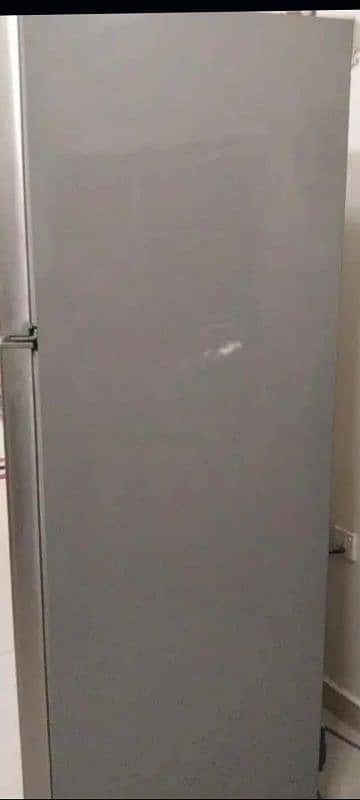 High-Quality Used Refrigerator at an Unbeatable Price 1