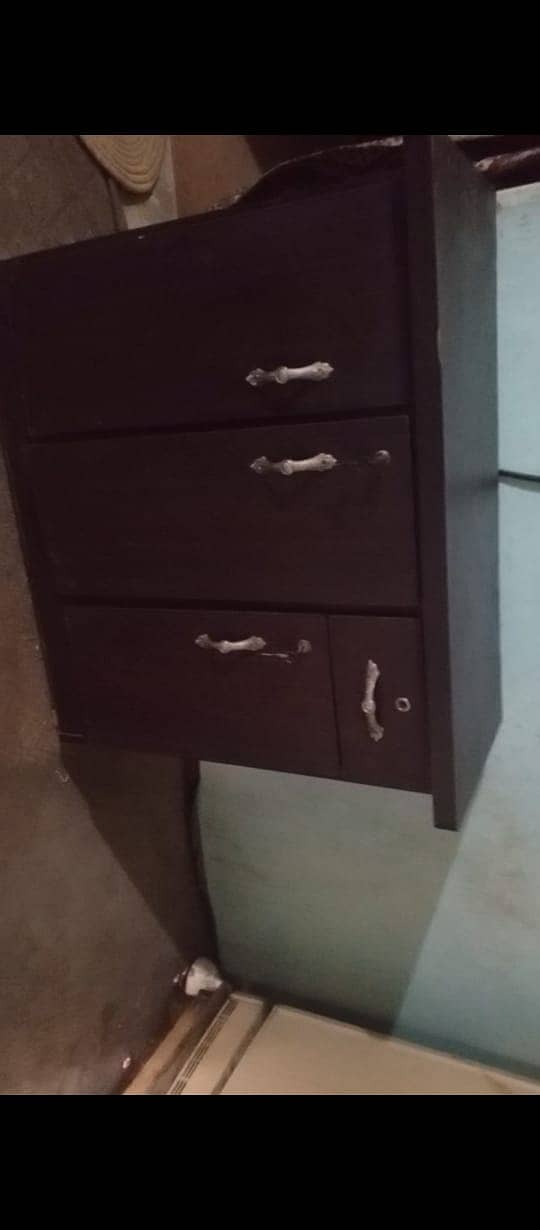 Excellent Condition Iron Stand with Drawers 0