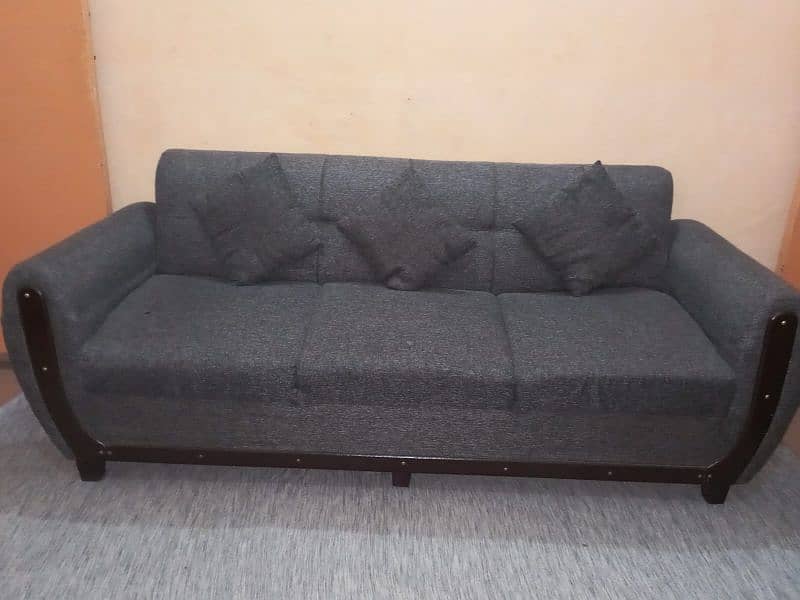 urgent sell sofa set 5 sitter sofa set 4