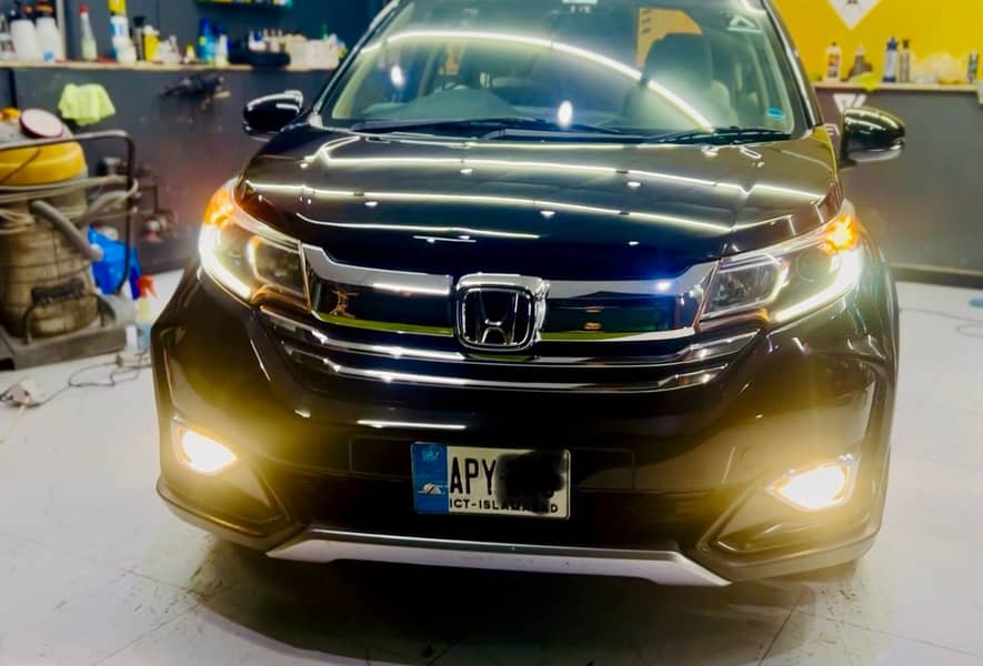 Immaculate Honda BR-V 2019 5