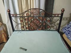 iron Bed for sale in good conditoon