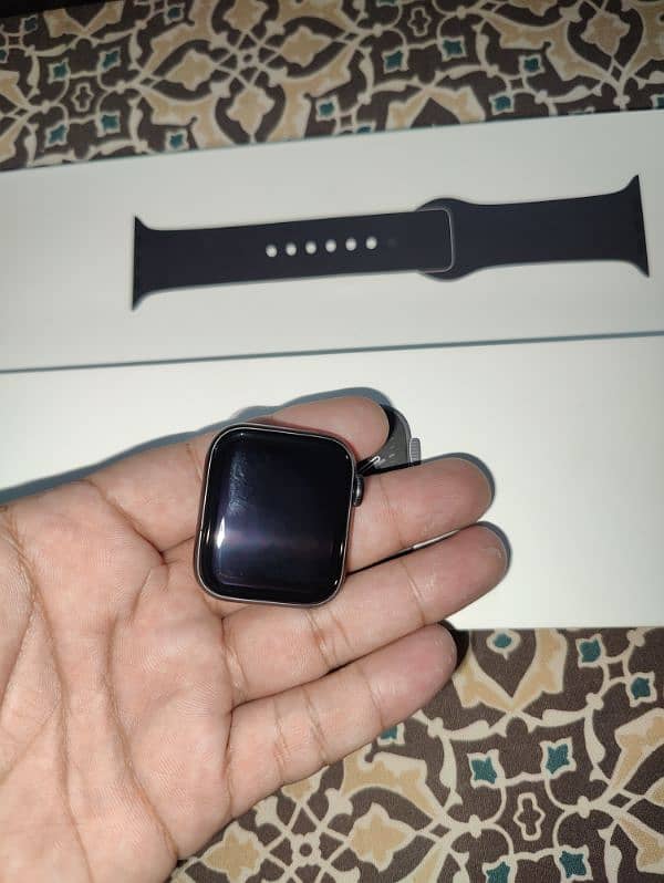 Apple Watch Series 6 40mm Icloud locked parts can be used 1