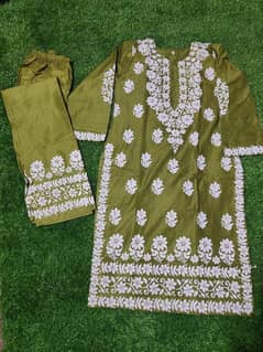 •  Fabric: Linen •  Pattern: Chikankari Embroidered