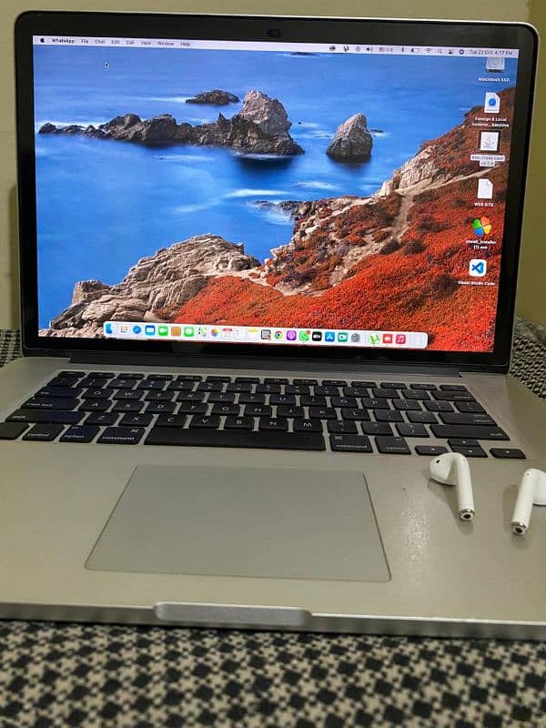 MacBook mid 14 pro i7 1