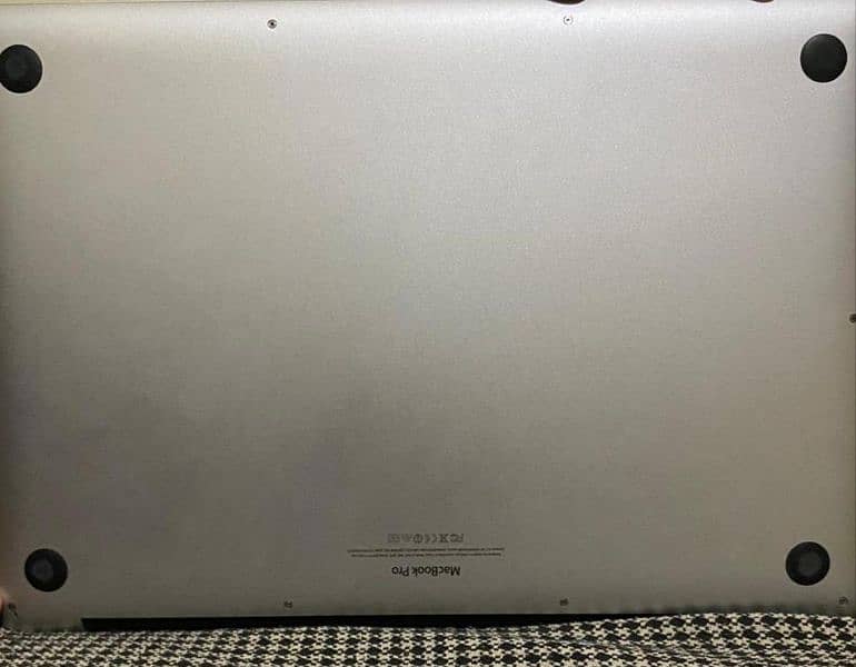 MacBook mid 14 pro i7 5