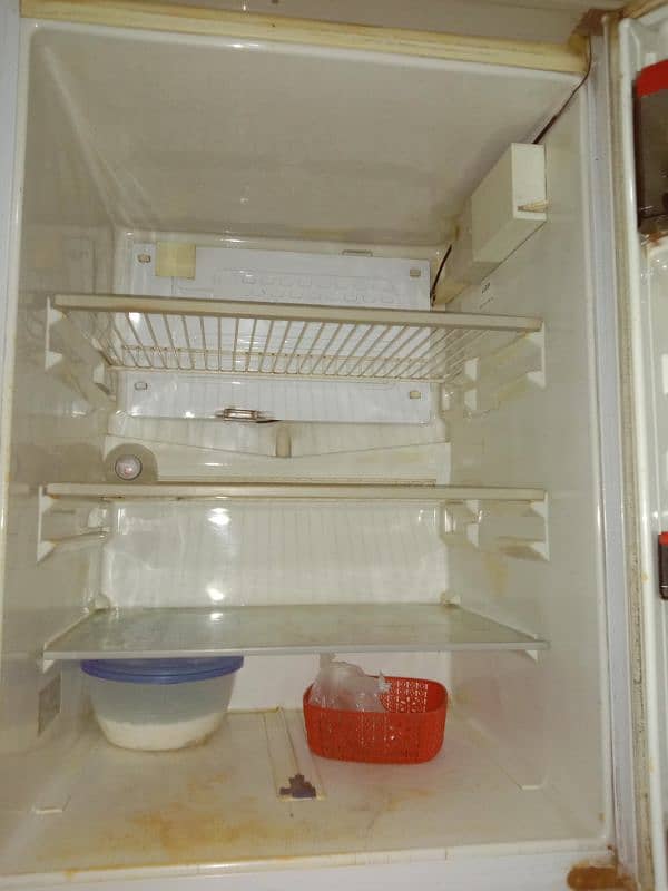 Mitsui fridge available for sale 3