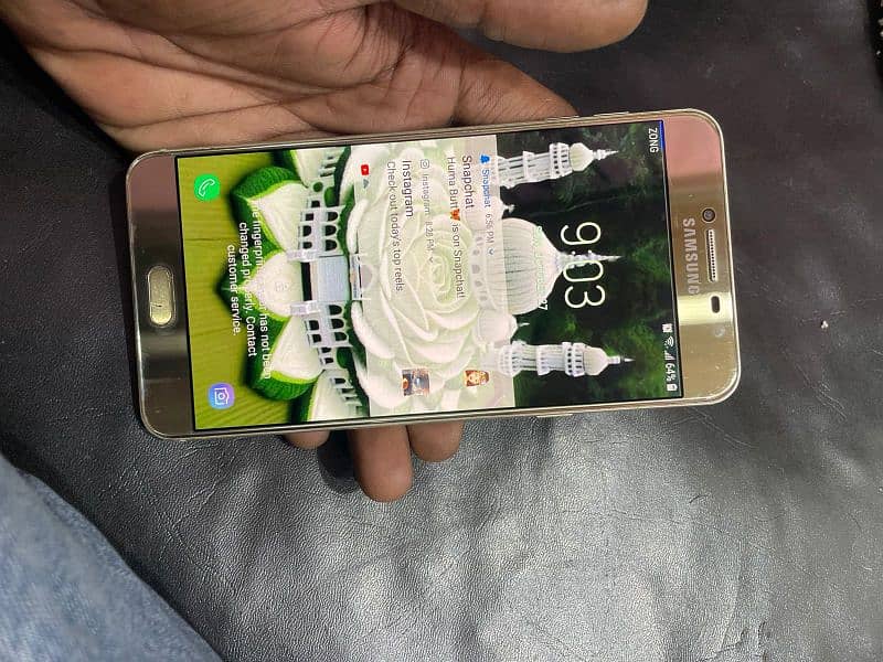 Samsung Galaxy c7 2GB ram 64GB m 1