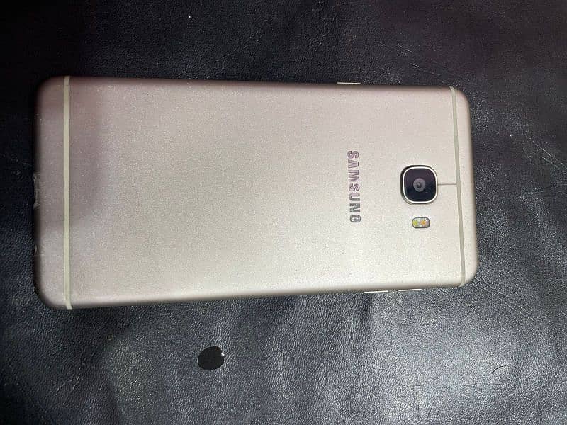 Samsung Galaxy c7 2GB ram 64GB m 2