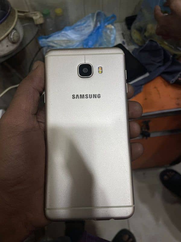 Samsung Galaxy c7 2GB ram 64GB m 4