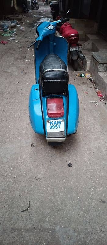 piaggio vespa good condition 03089567278 8