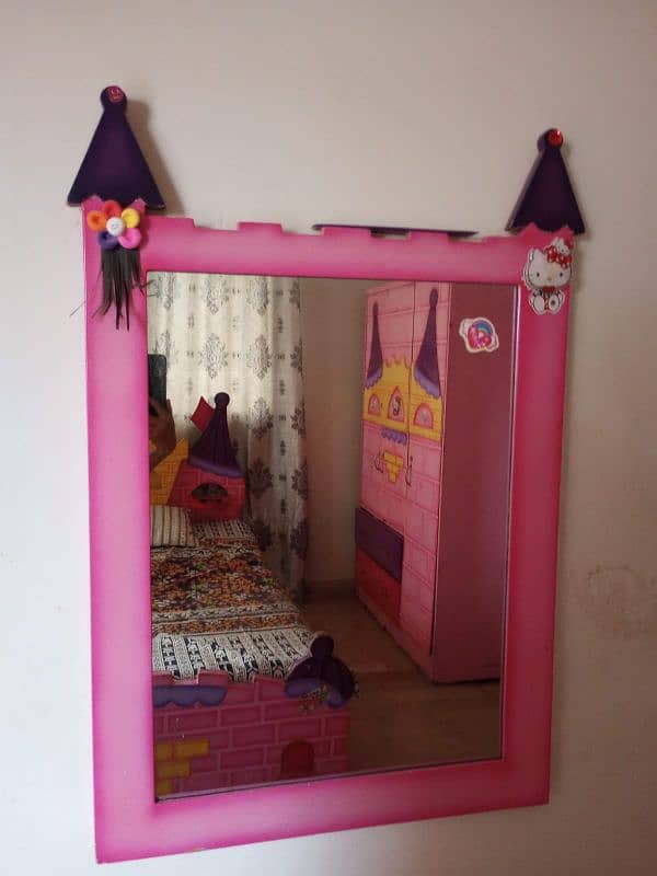 complete kids bedroom set. boht kam paiso ma. . 3