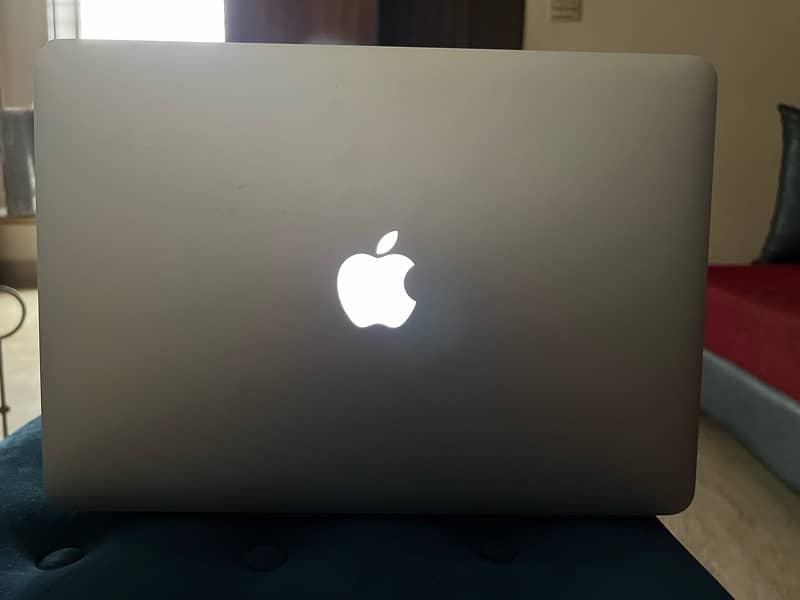 MacBook Air !! Excellent Condition !! 3