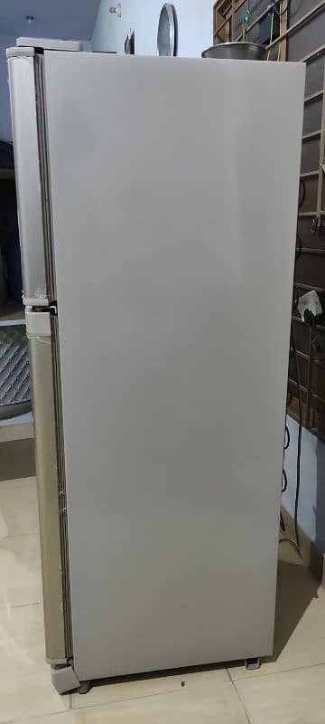 Dawlance Fridge for Sale - Good Condition, Affordable Price! 3