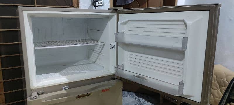 Dawlance Fridge for Sale - Good Condition, Affordable Price! 4