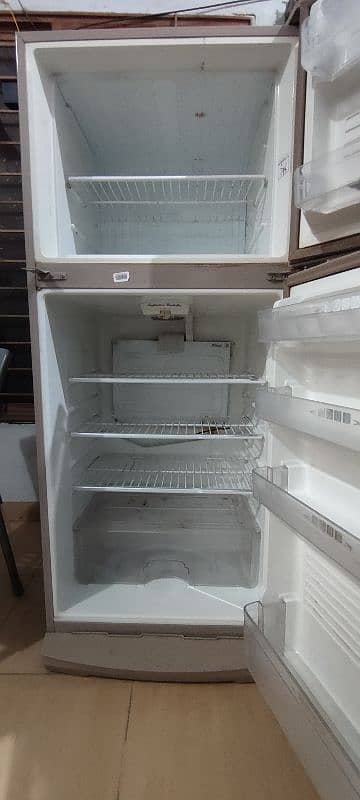 Dawlance Fridge for Sale - Good Condition, Affordable Price! 6