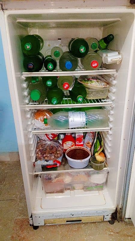 refrigerator condition 10/10 hai 6