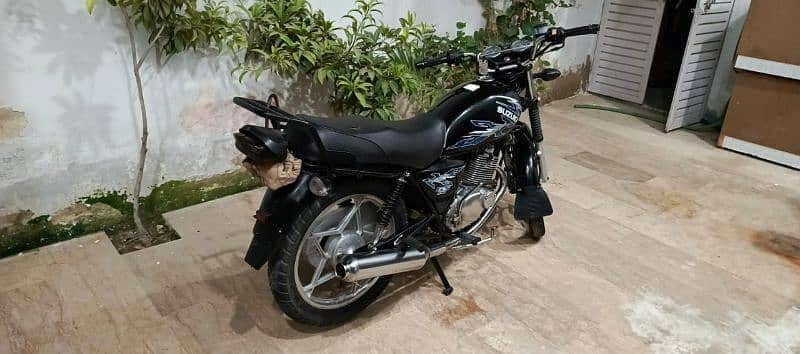 Suzuki GS 150 1