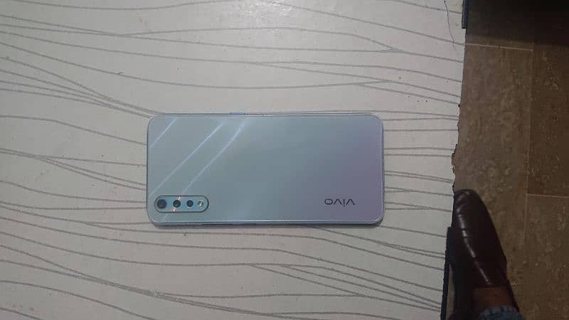 vivo s1 8 256 0305///9572828 1