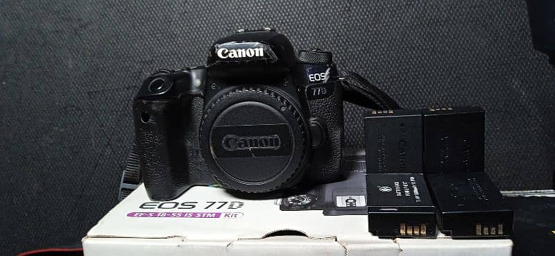 Canan 77D dSLR 5