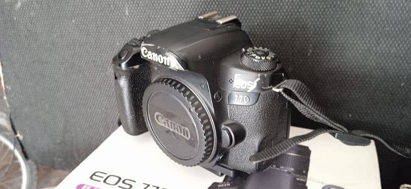 Canan 77D dSLR 7