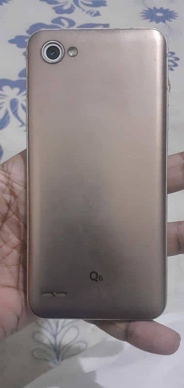 lg Q6 mobile used ha 3gb 32 gb 3