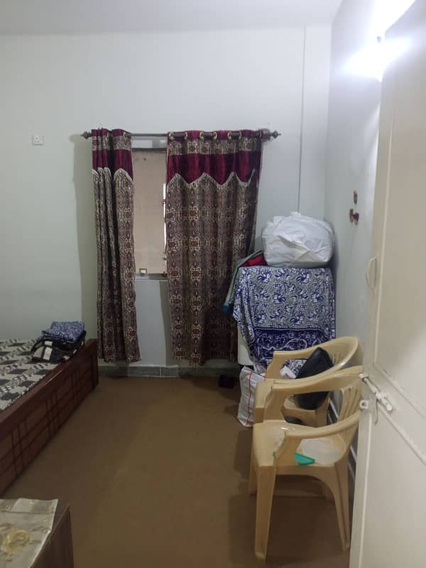 Furnish room available in g10 pha for Lady 3