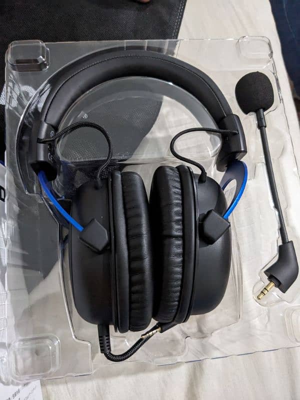 Hyperx cloud PS4 Gaming Handset 3