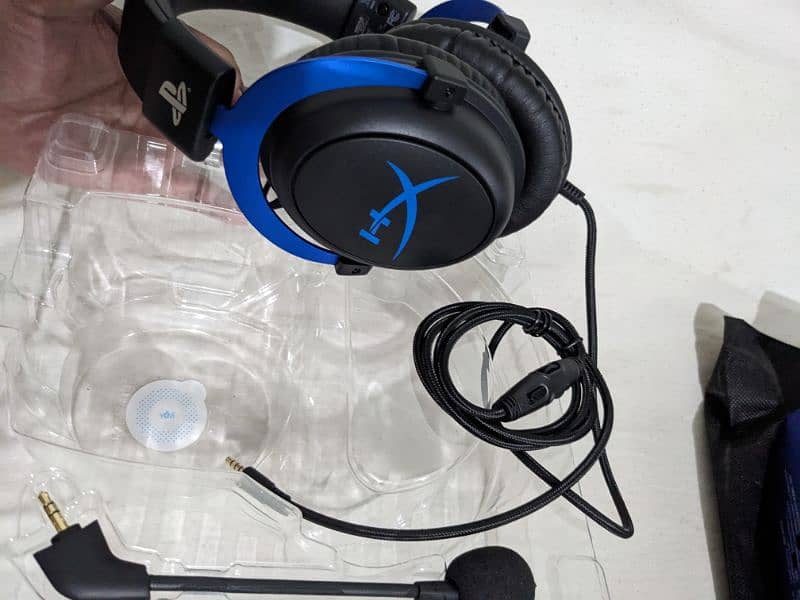 Hyperx cloud PS4 Gaming Handset 4