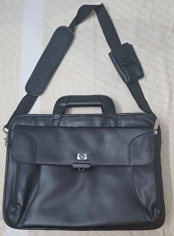 HP Executive 15.6-inch Leather Laptop Bag 1