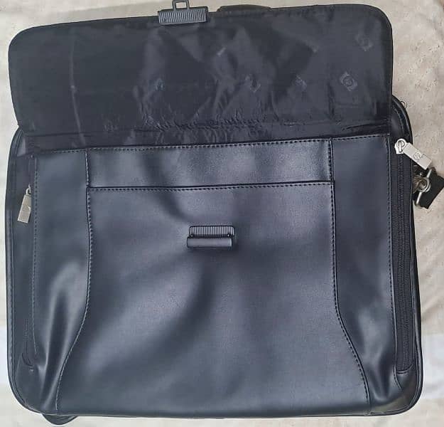 HP Executive 15.6-inch Leather Laptop Bag 3