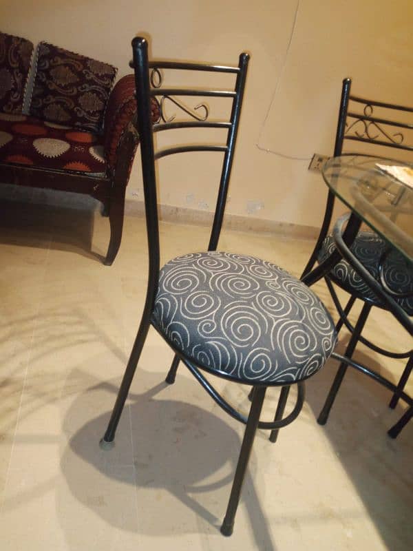 Dinning Table Iron with Chairs 1