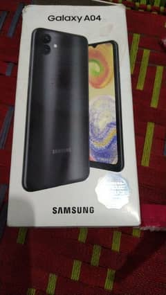 Samsung Galaxy a04 10/10 3/32 box and charger